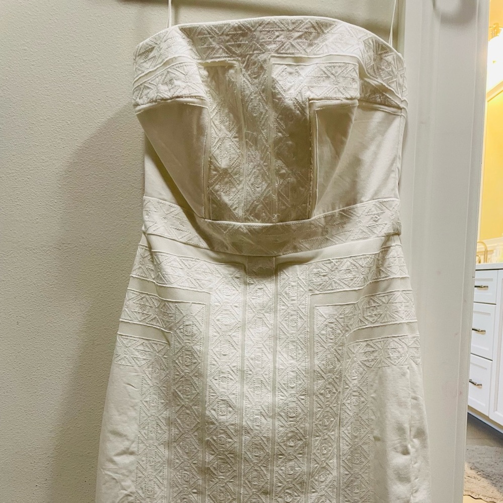 size 0 White House Black Market knee length white dress
